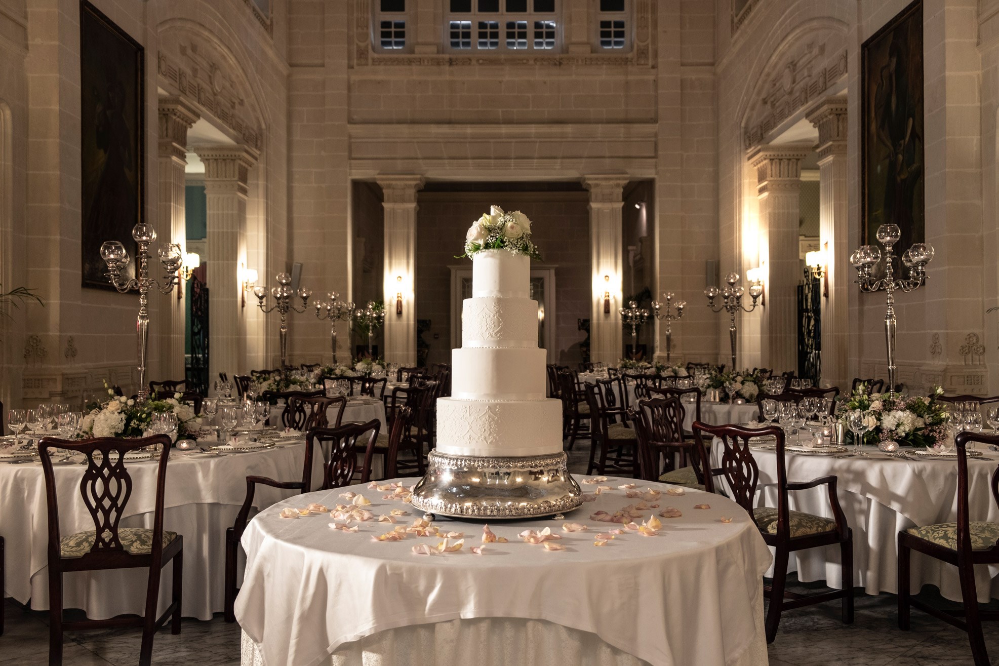 corinthia-palace-malta-wedding-cake
